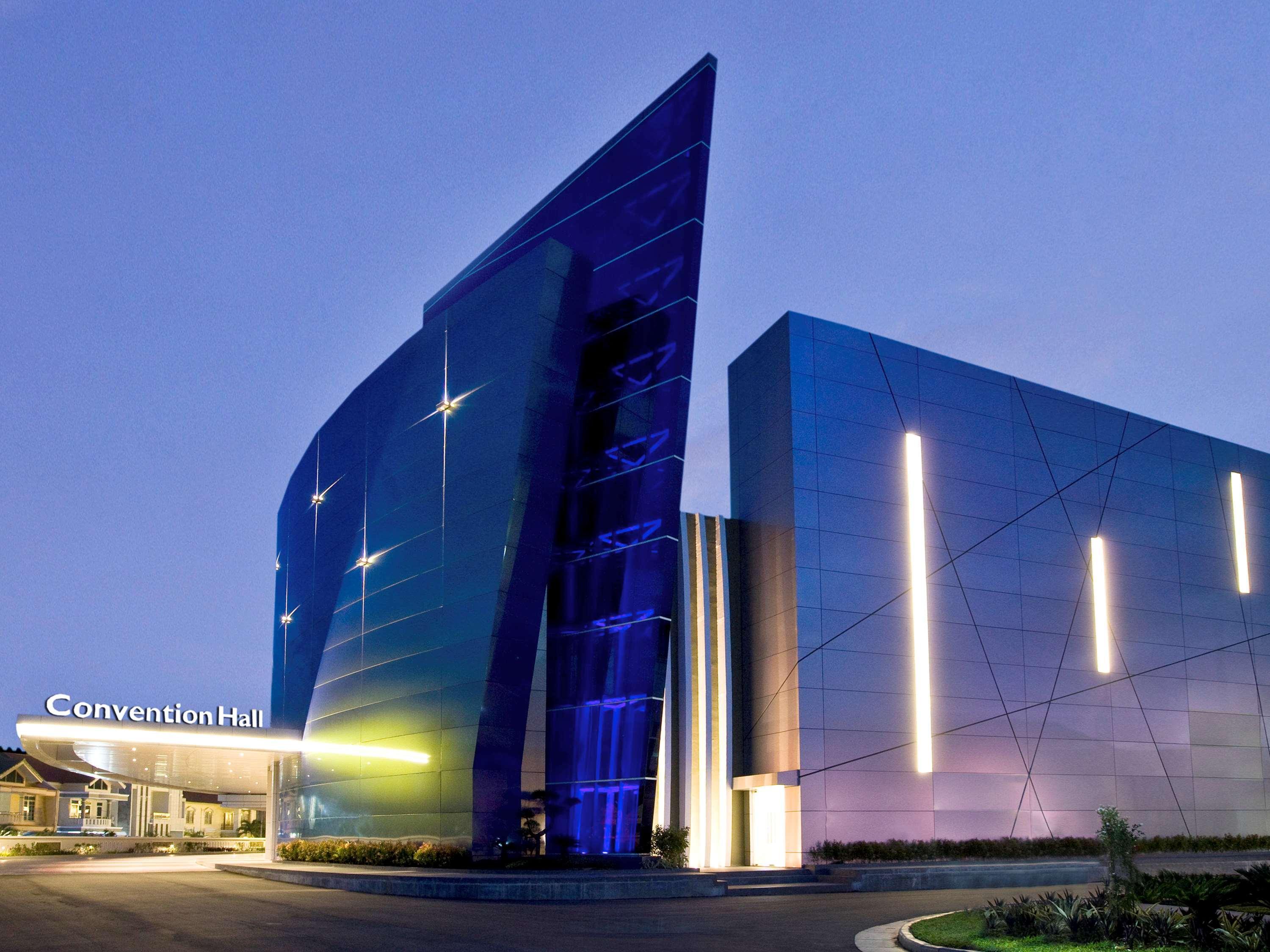 Novotel Bangka Hotel & Convention Center Пангкалпинанг Екстериор снимка