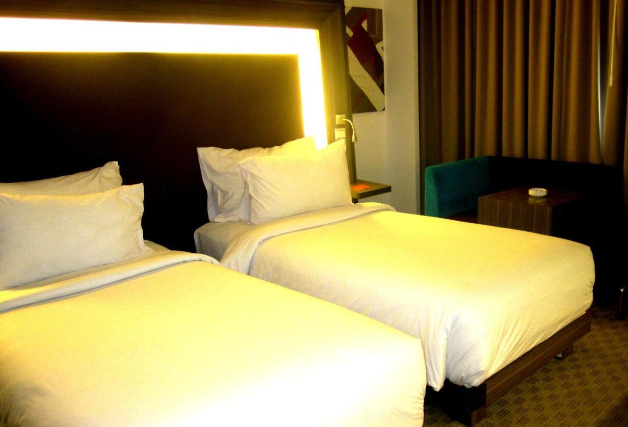 Novotel Bangka Hotel & Convention Center Пангкалпинанг Екстериор снимка